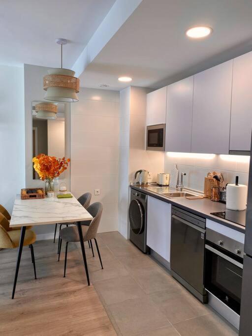 Nuevo Moderno Apartamento De Lujo Σεβίλλη Εξωτερικό φωτογραφία