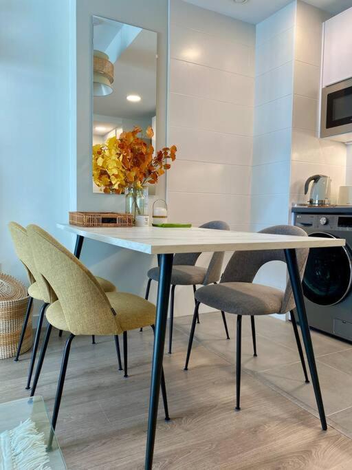 Nuevo Moderno Apartamento De Lujo Σεβίλλη Εξωτερικό φωτογραφία